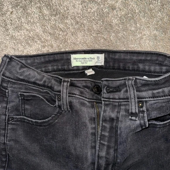 Abercrombie & Fitch Women's Black Jeans - Picture 2 of 2
